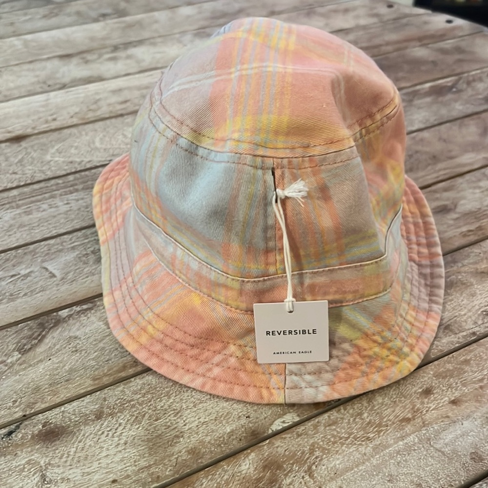 REVERSIBLE bucket hat